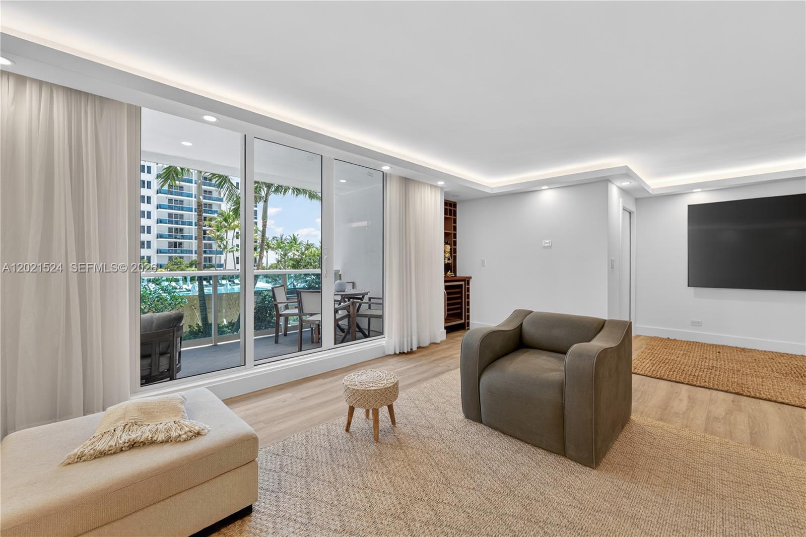 RONEY PALACE CONDO - Residential