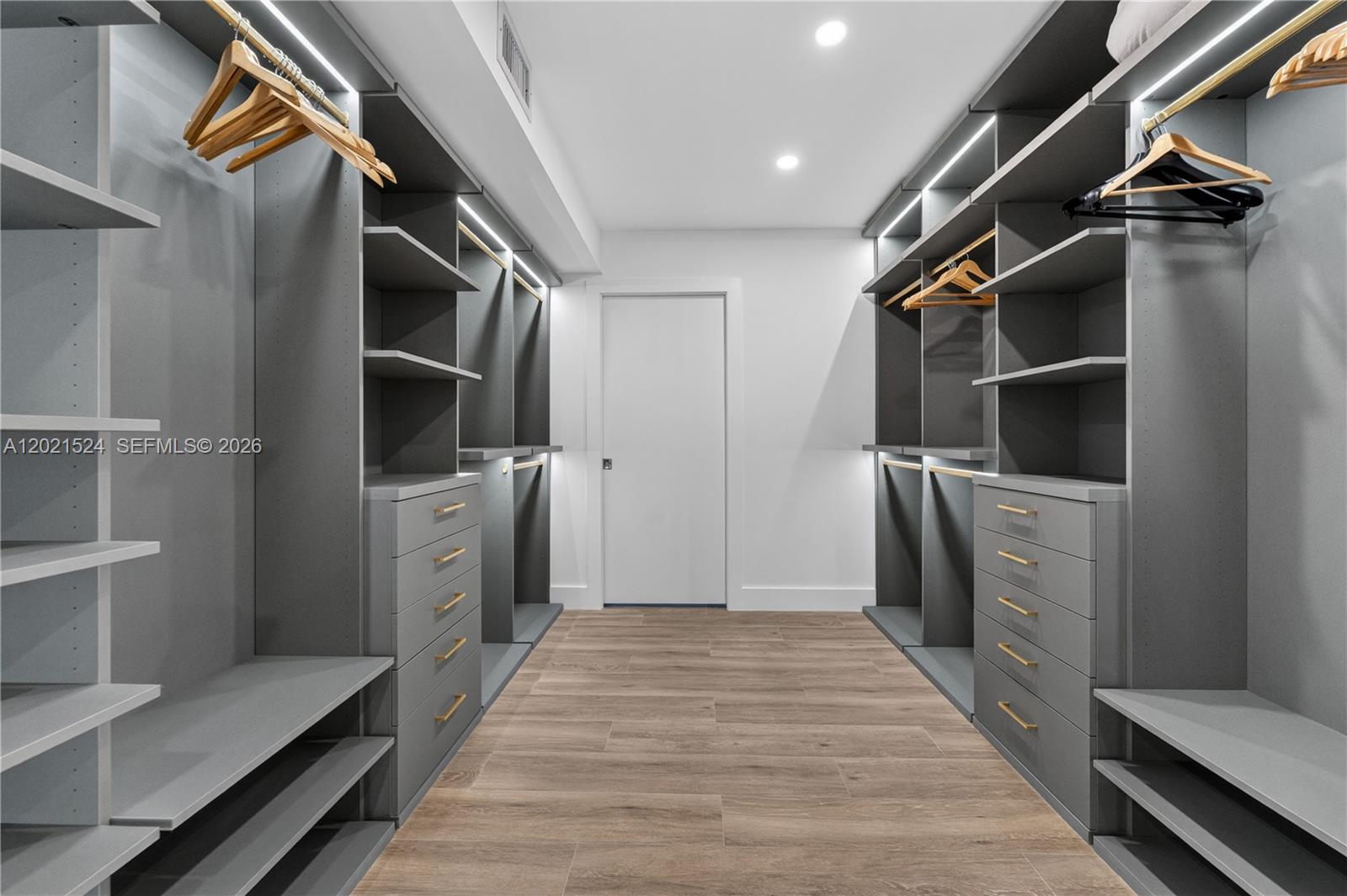 RONEY PALACE CONDO - Residential
