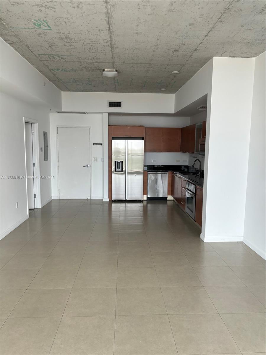 3470 E Coast Ave H2003