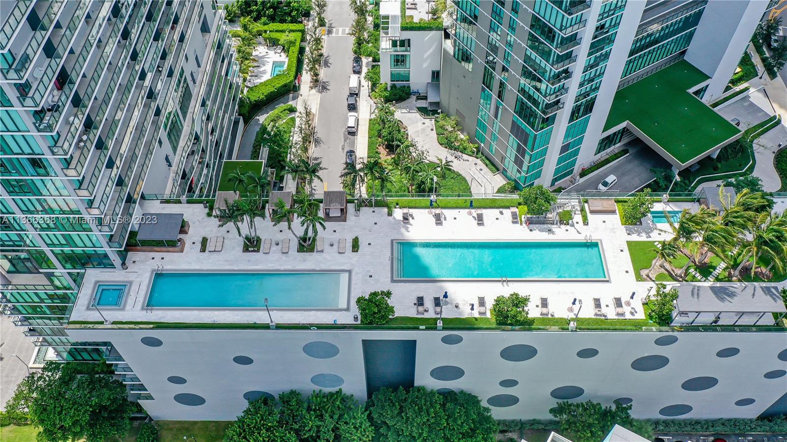 ONE PARAISO CONDO - Residential