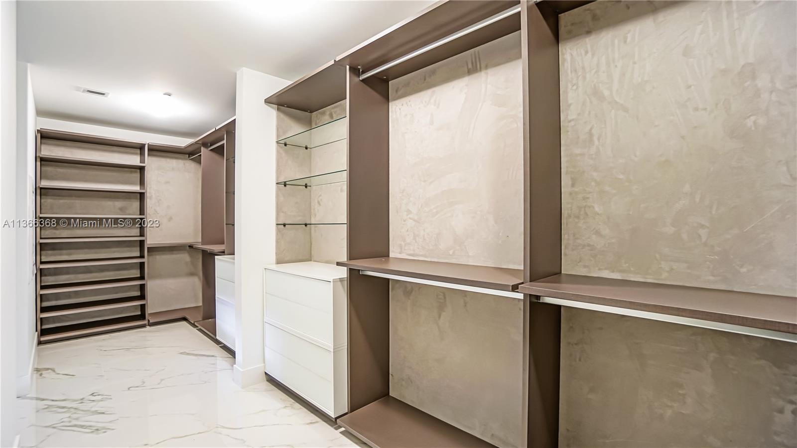 ONE PARAISO CONDO - Residential