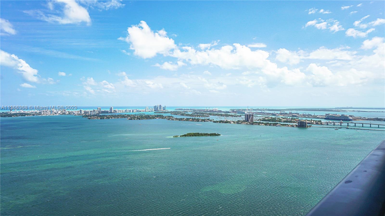 ONE PARAISO CONDO - Residential