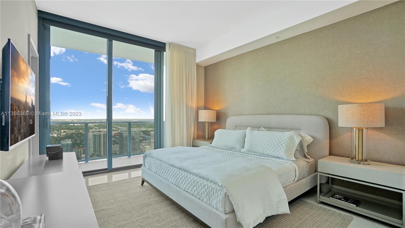 ONE PARAISO CONDO - Residential