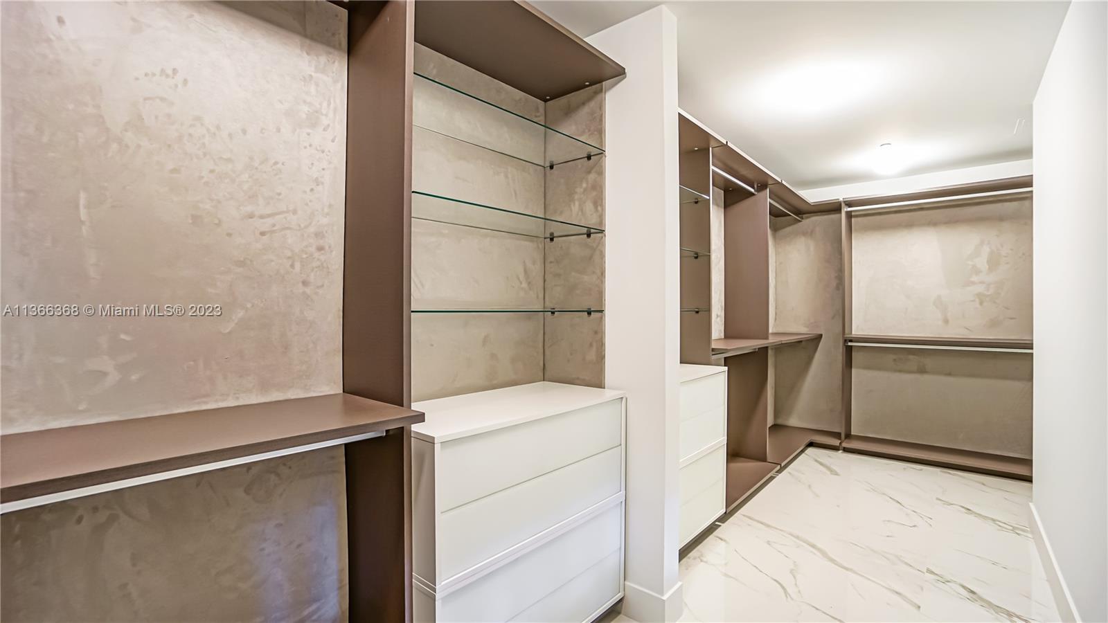 ONE PARAISO CONDO - Residential