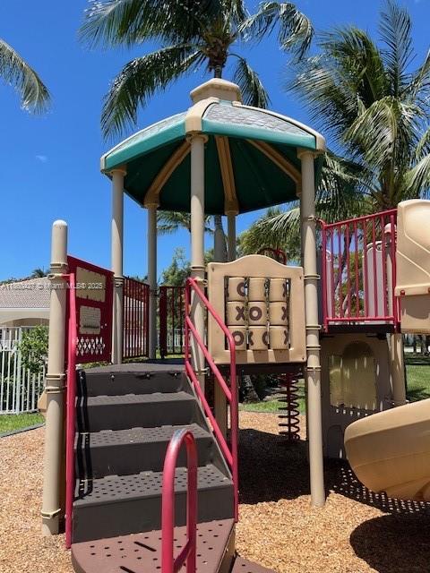 PALMBROOKE TOWNHOMES - Residential Lease