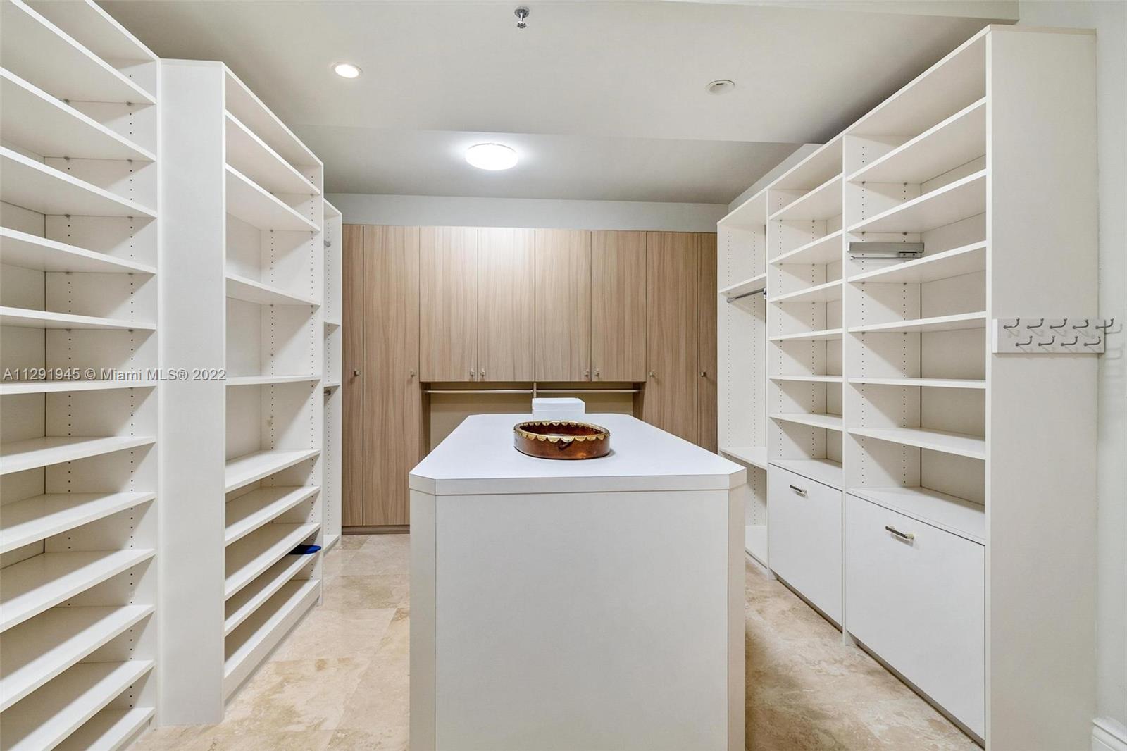 GRAND BAY TOWER CONDO - Residential