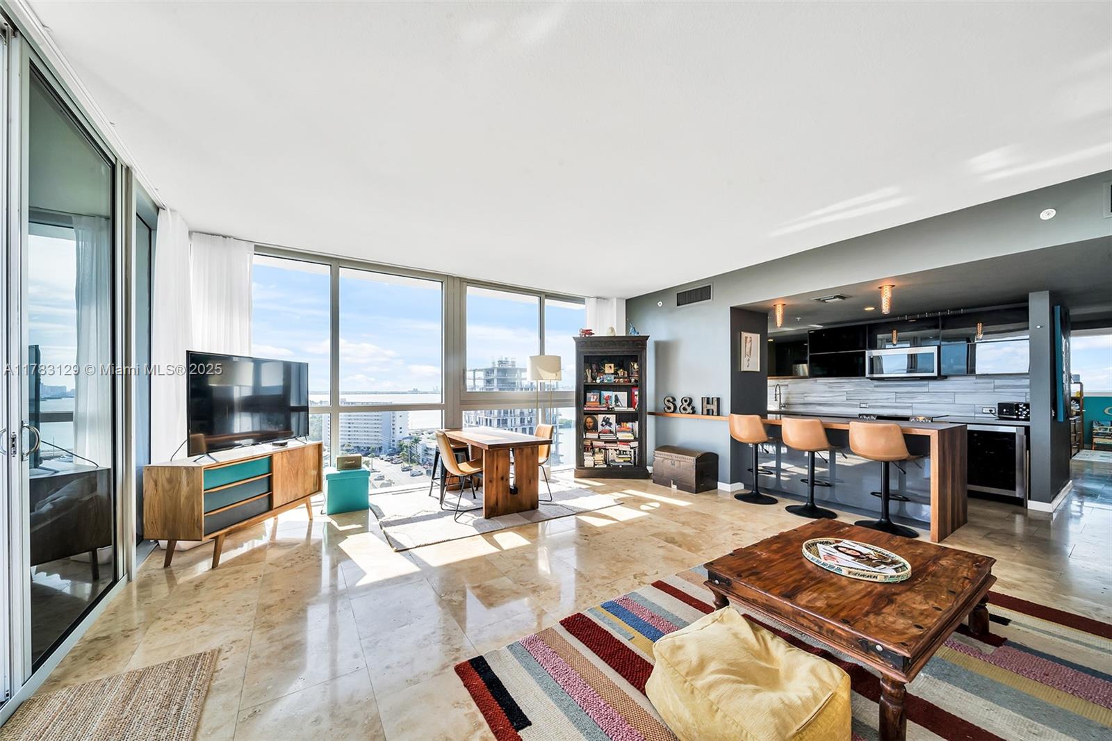 BLUE BAY TOWER CONDO - Residential