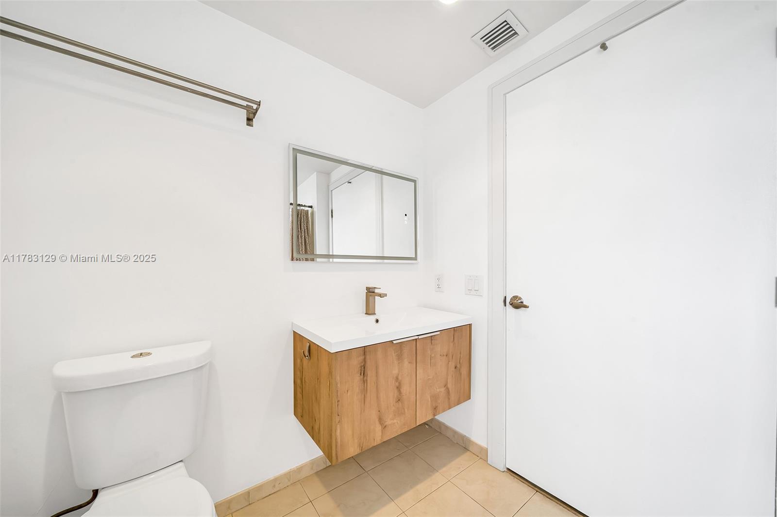 BLUE BAY TOWER CONDO - Residential