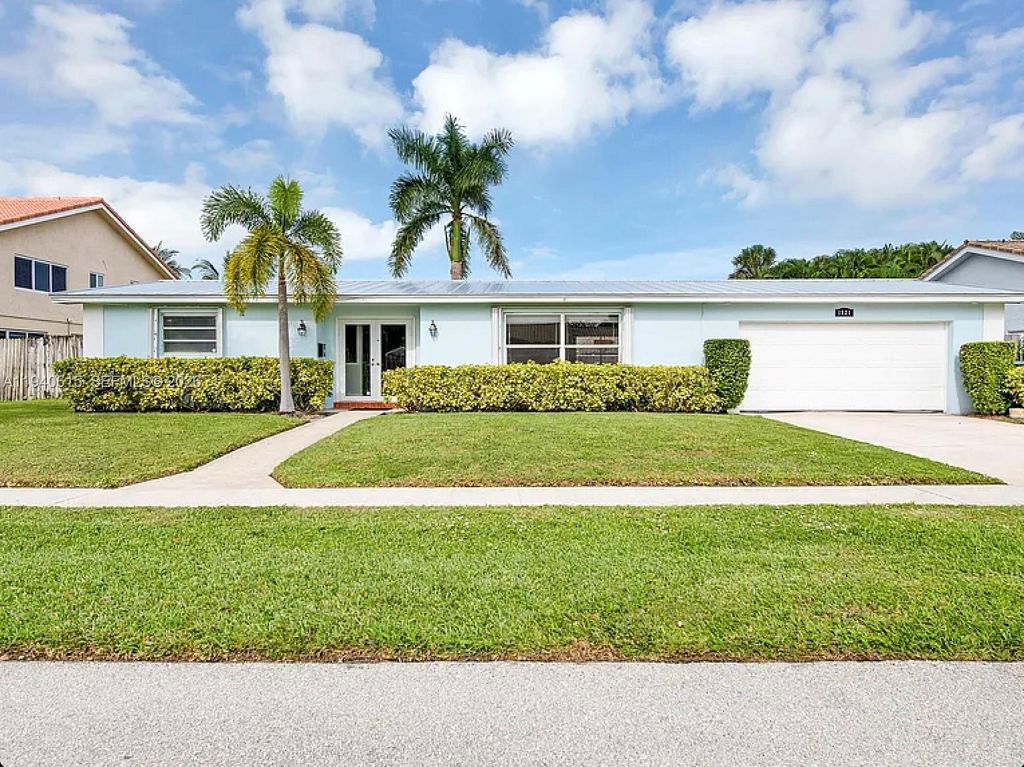 Photo of 1521 SW 14th St, Boca Raton, FL 33486 (MLS # A11940615)