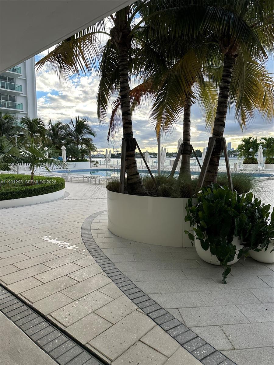 MIRADOR 1000 CONDO - Residential