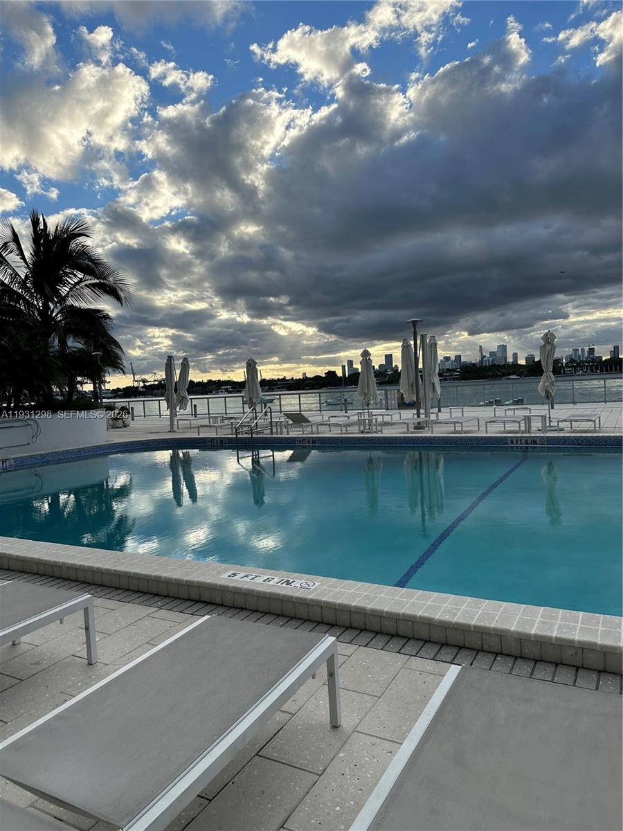 MIRADOR 1000 CONDO - Residential