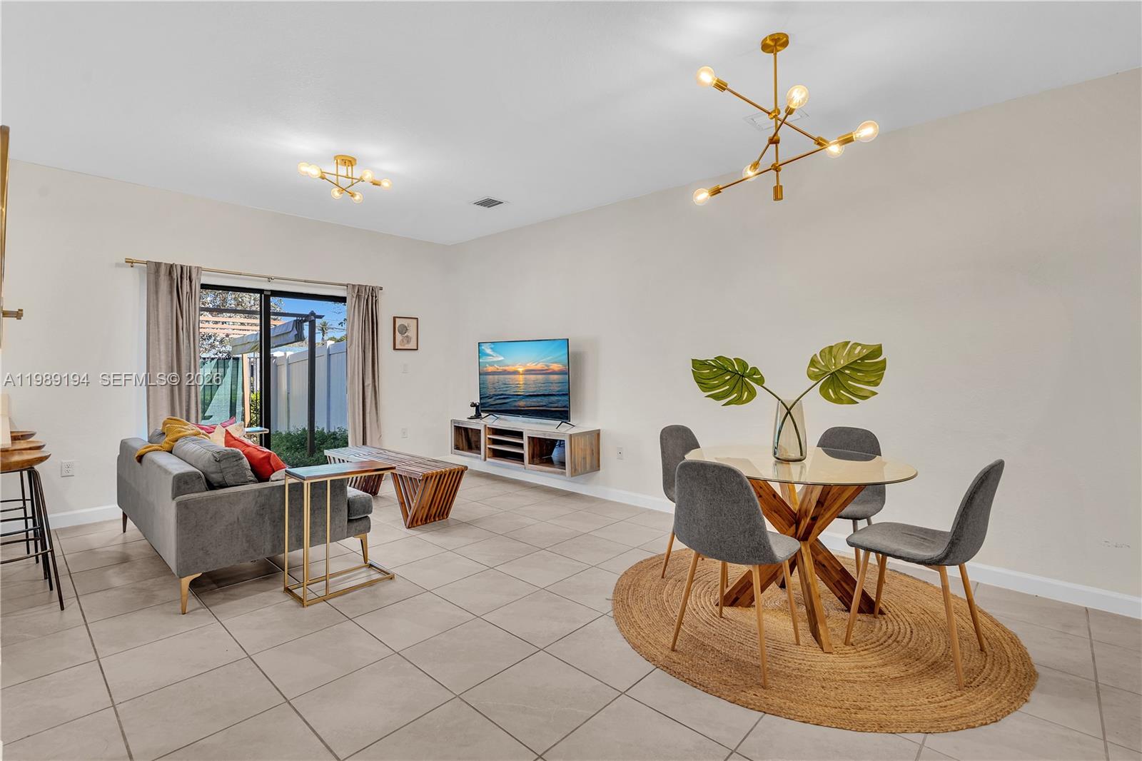 VISTA LAGO - Residential Lease