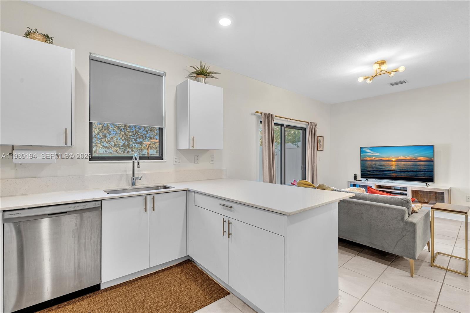 VISTA LAGO - Residential Lease