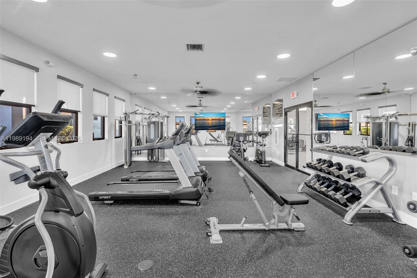 VISTA LAGO - Residential Lease