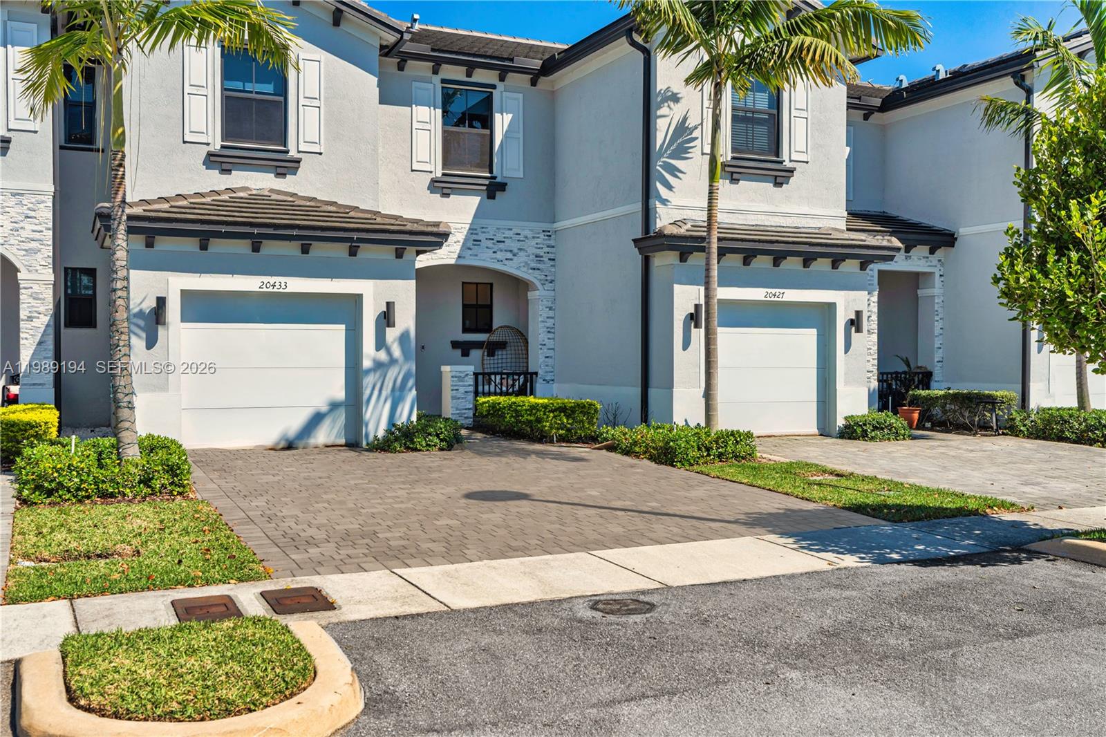 VISTA LAGO - Residential Lease