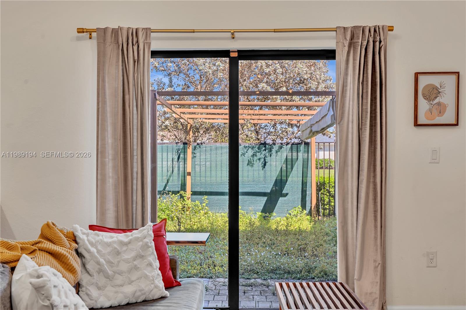 VISTA LAGO - Residential Lease