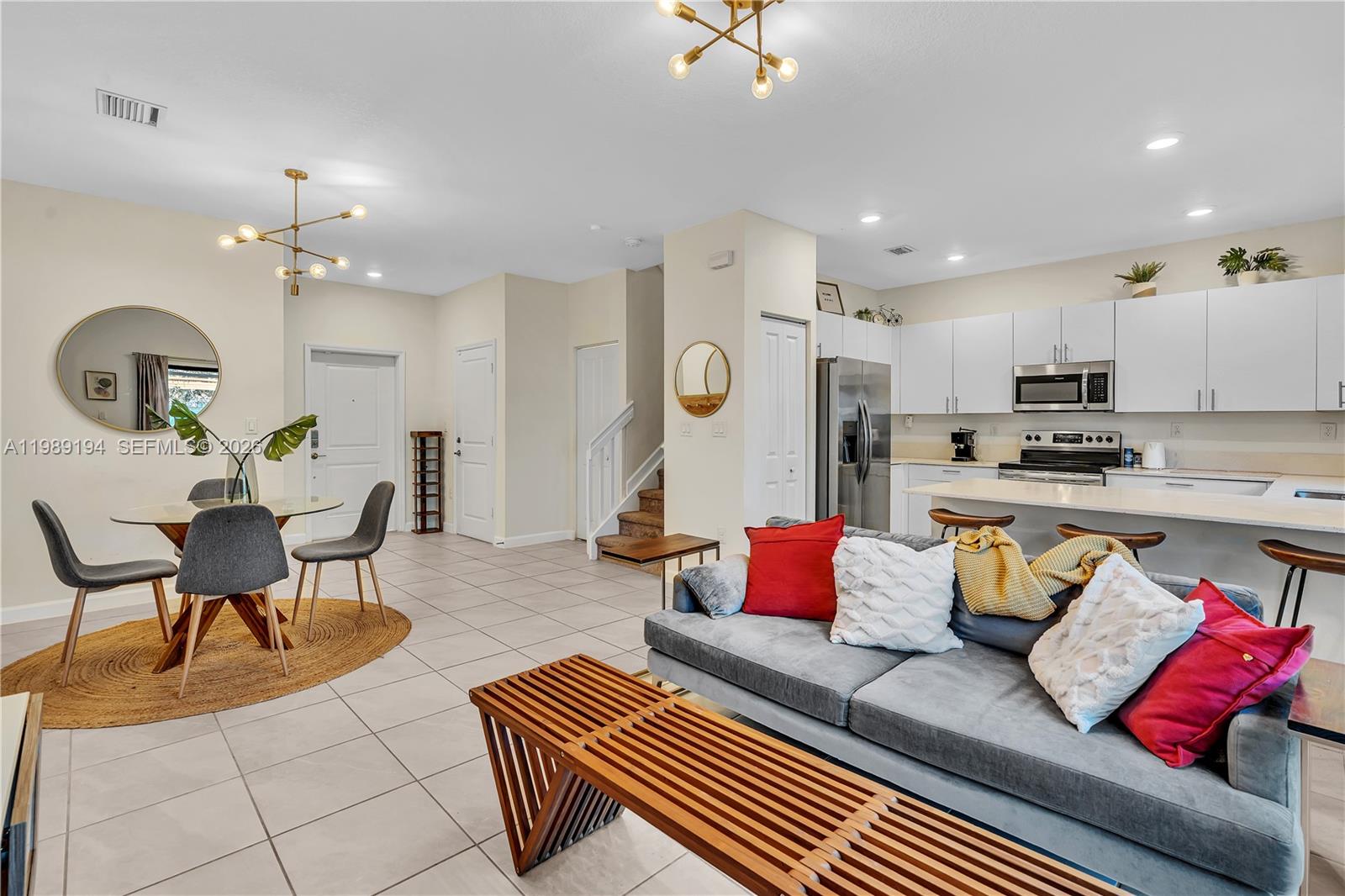 VISTA LAGO - Residential Lease