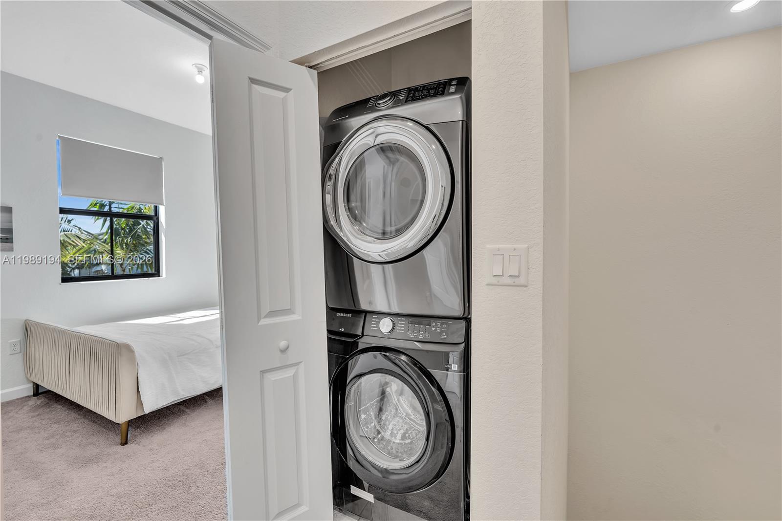 VISTA LAGO - Residential Lease