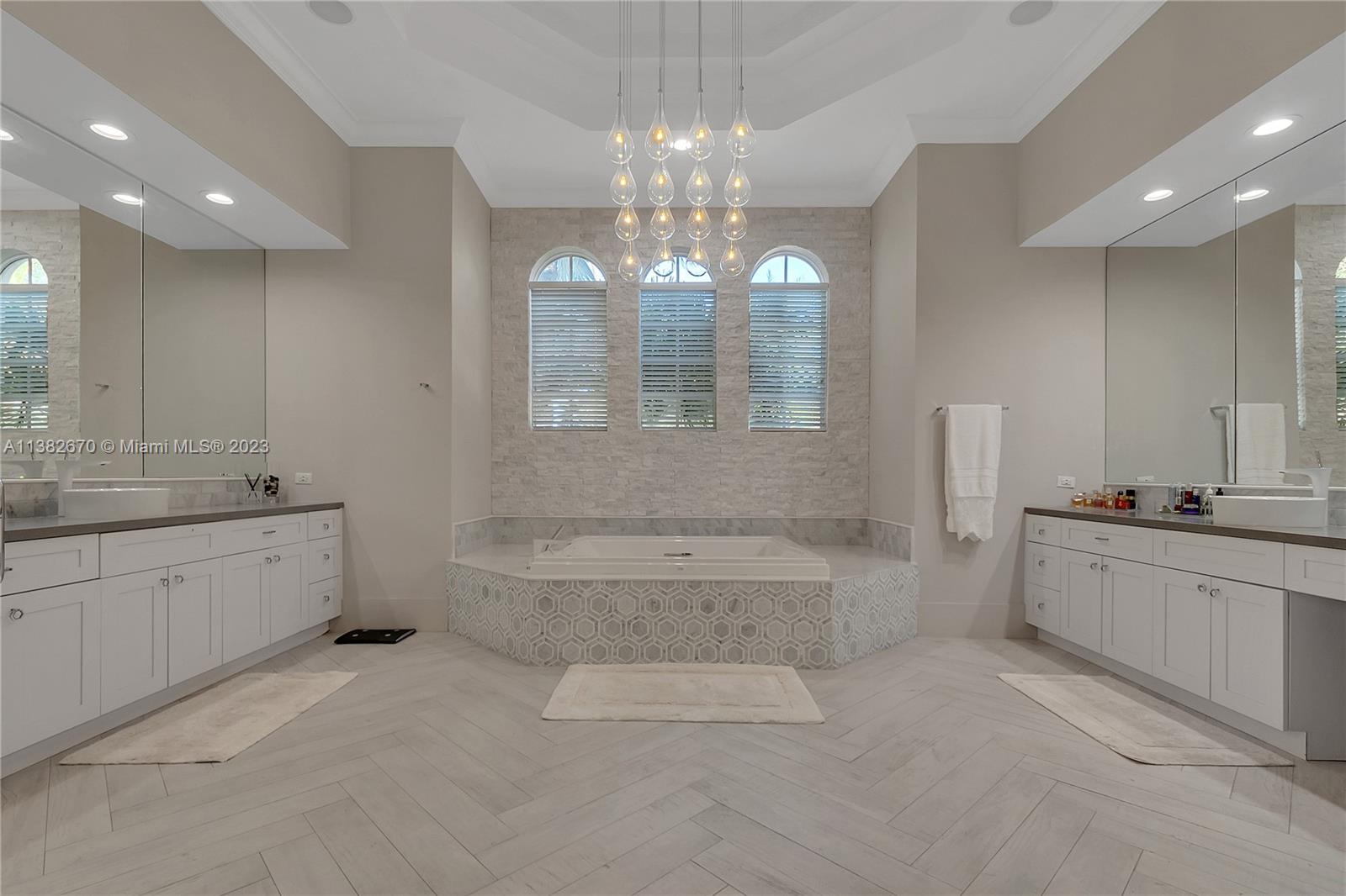 VISTA DEL LAGO - Residential