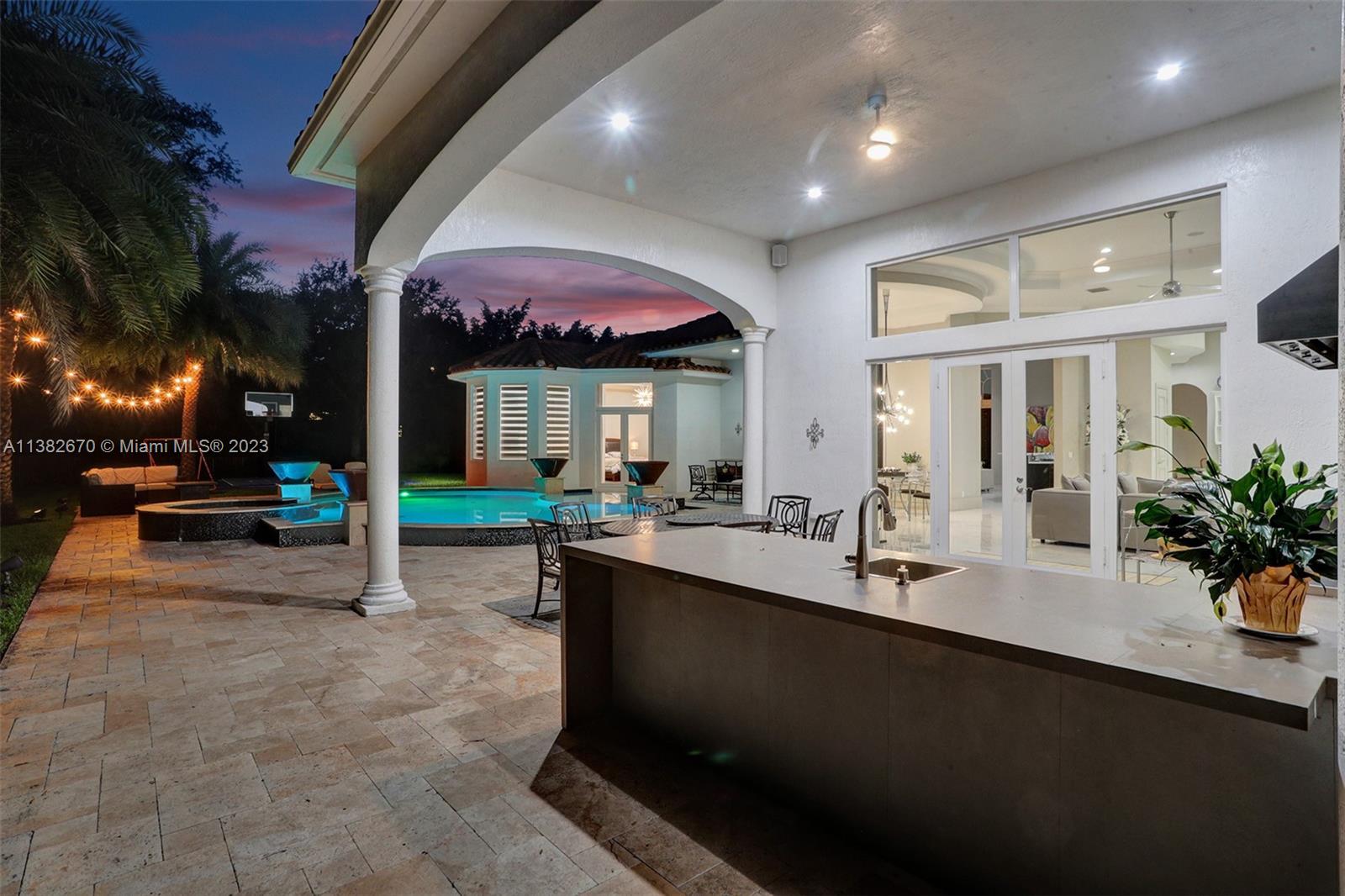 VISTA DEL LAGO - Residential