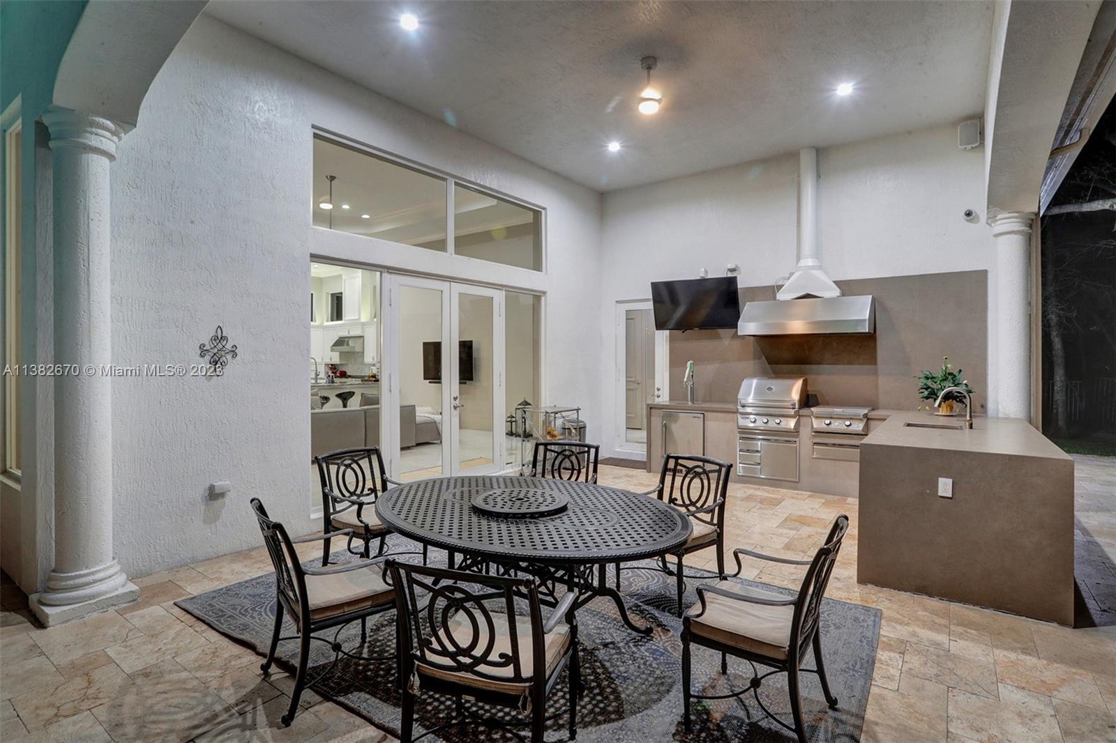 VISTA DEL LAGO - Residential