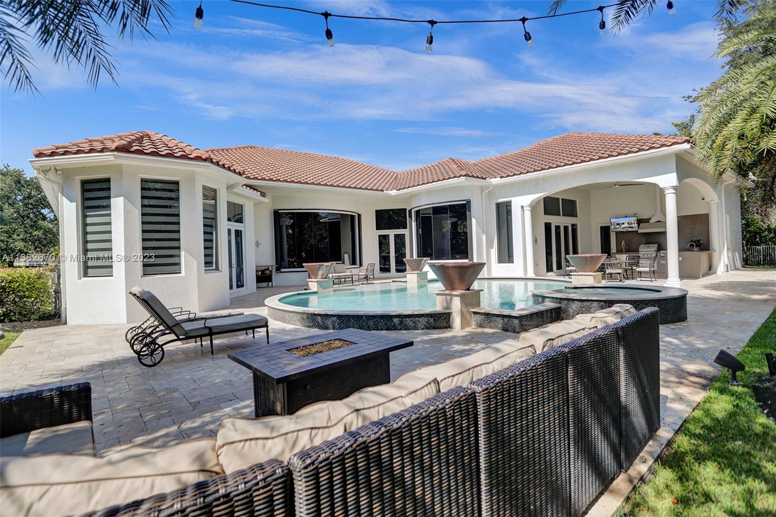 VISTA DEL LAGO - Residential