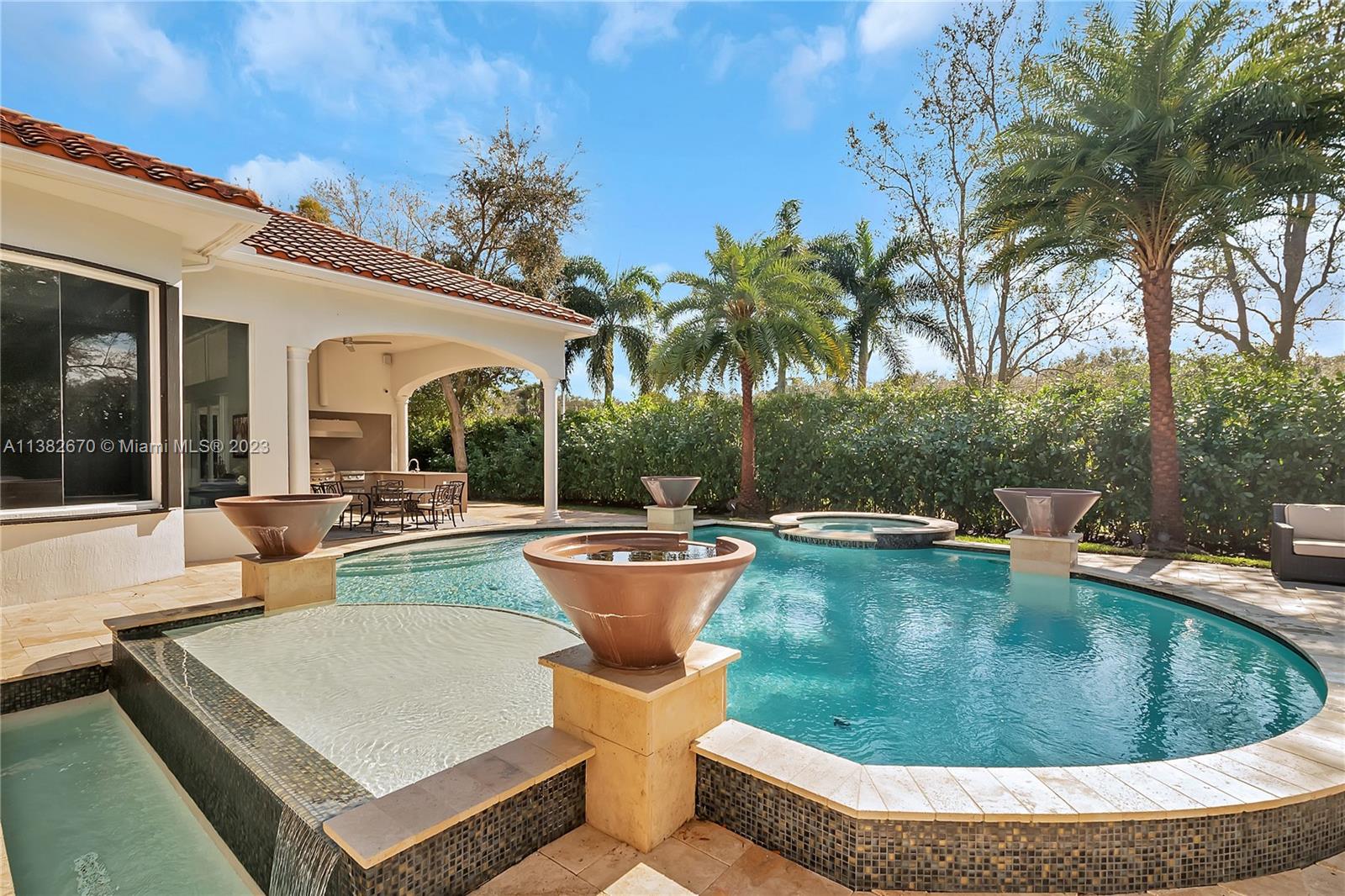 VISTA DEL LAGO - Residential