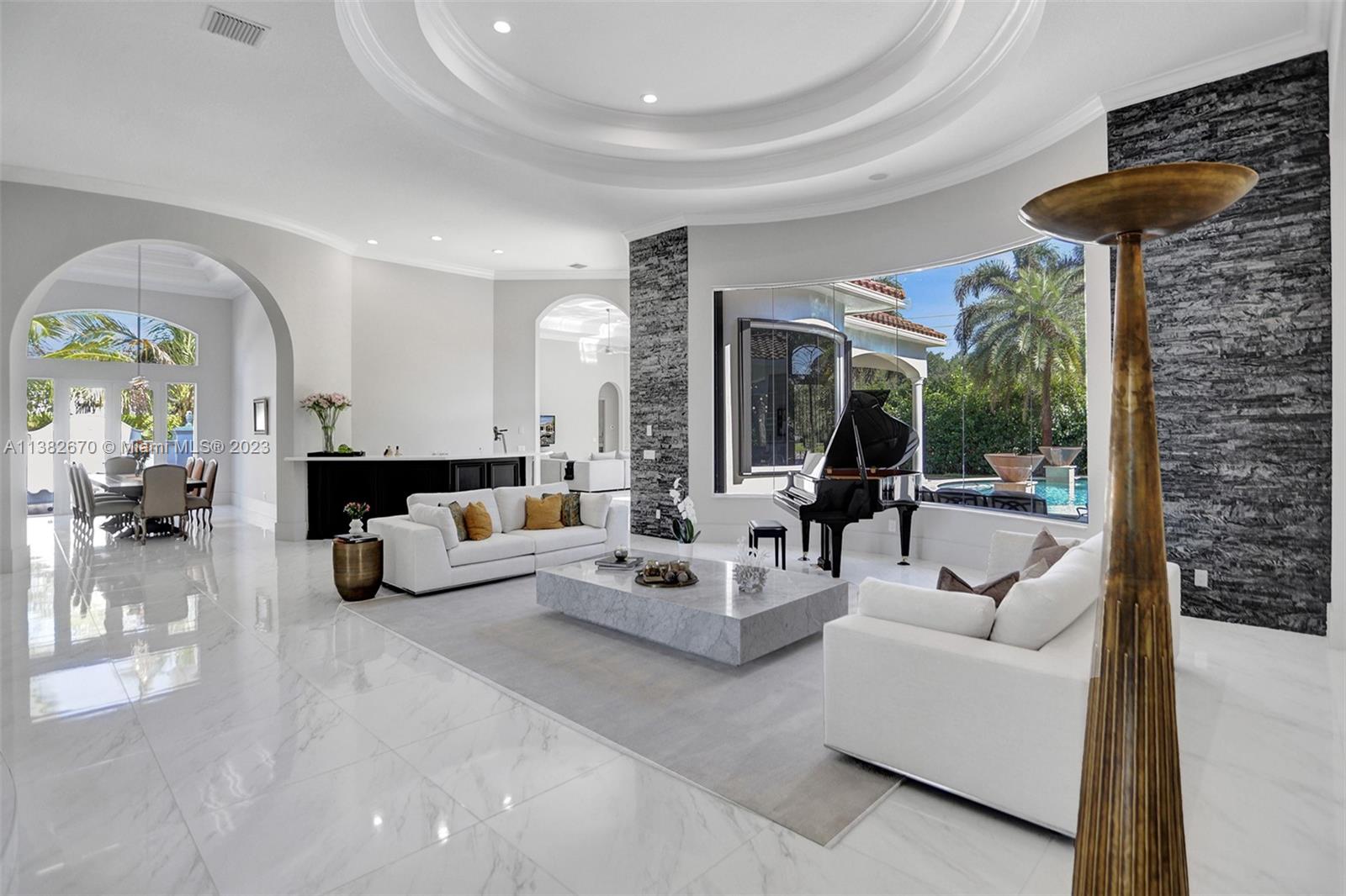 VISTA DEL LAGO - Residential