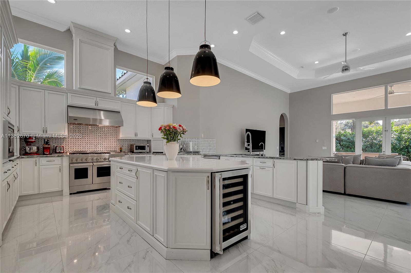 VISTA DEL LAGO - Residential