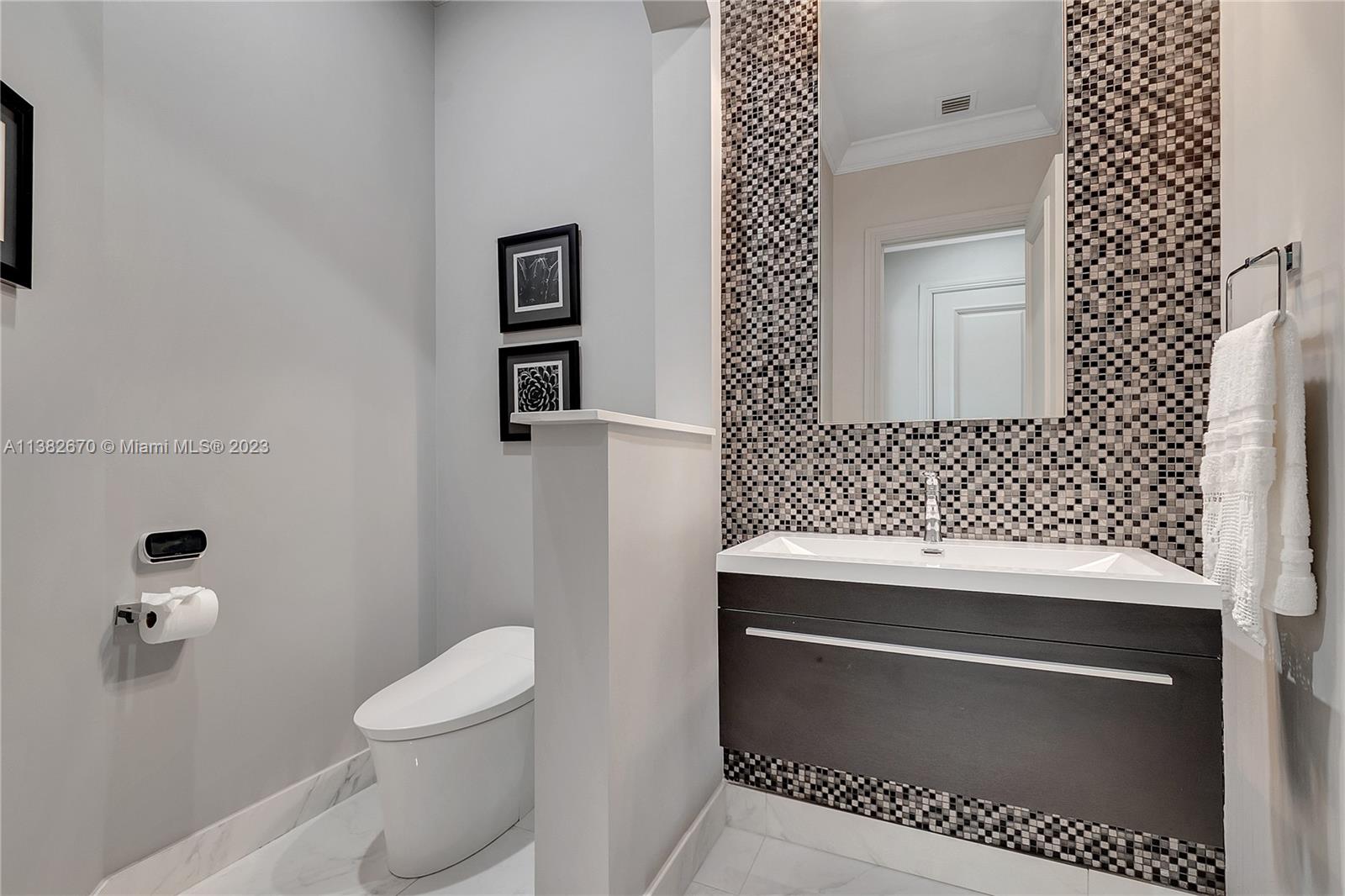 VISTA DEL LAGO - Residential