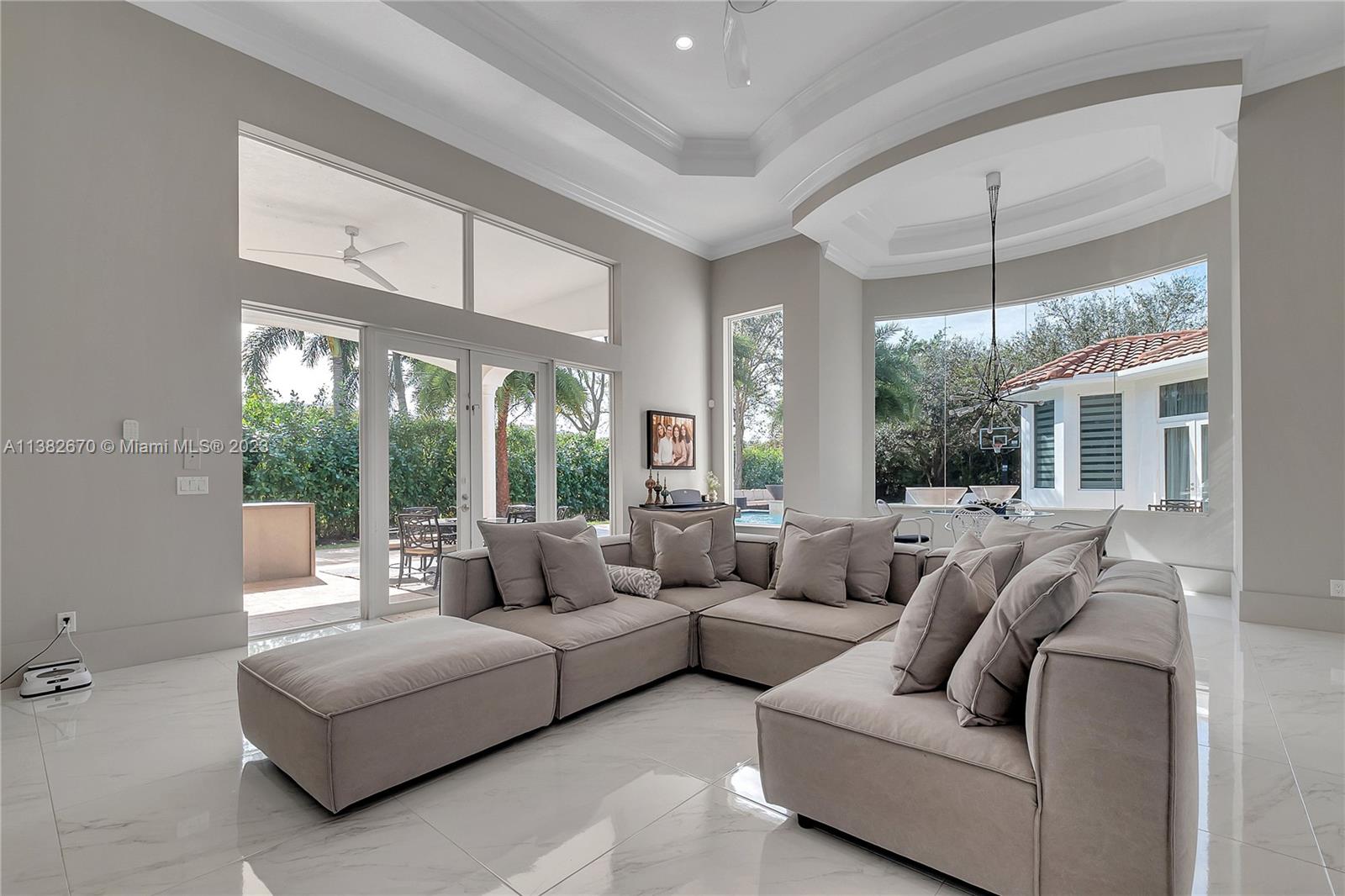 VISTA DEL LAGO - Residential