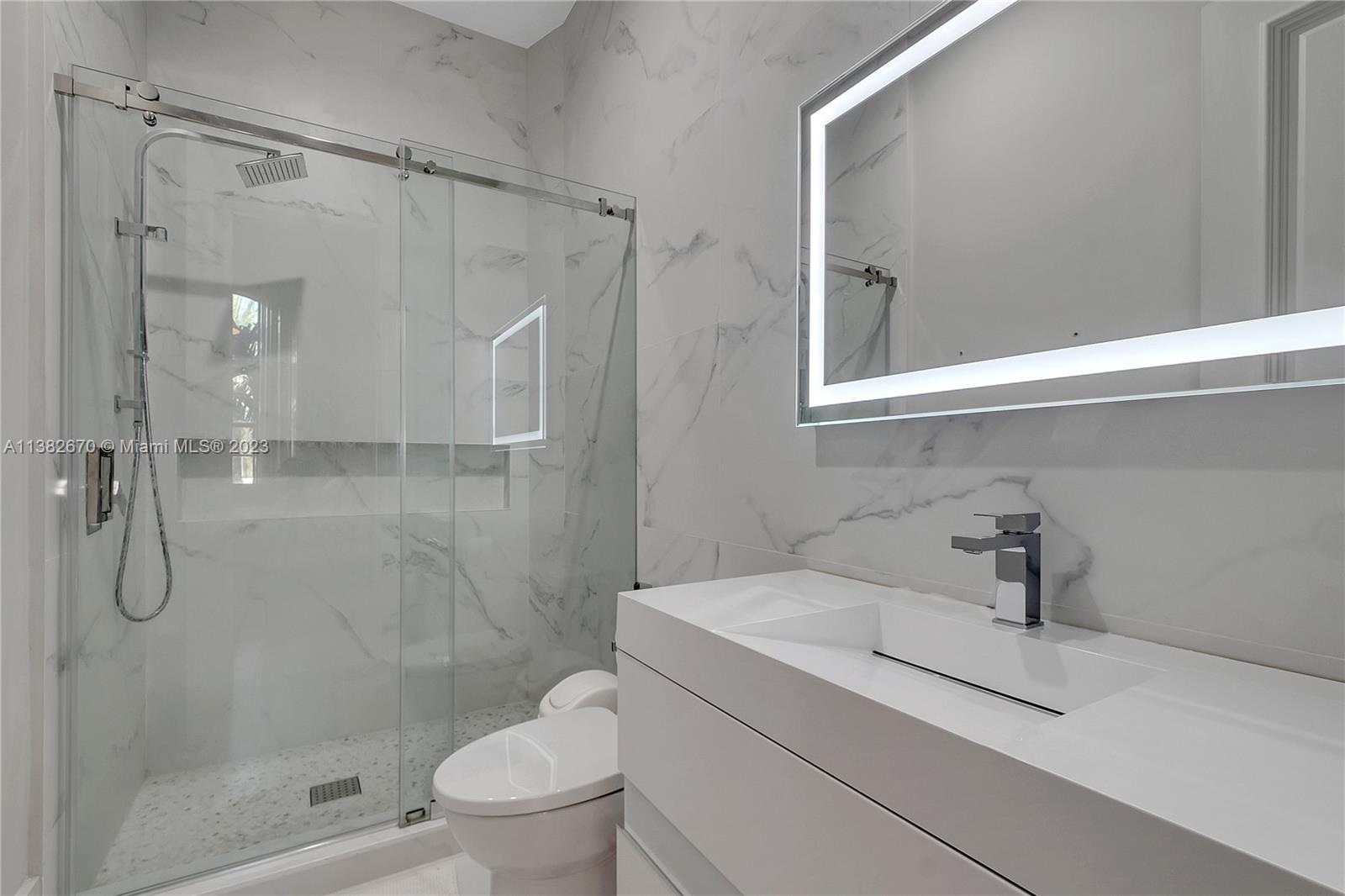 VISTA DEL LAGO - Residential