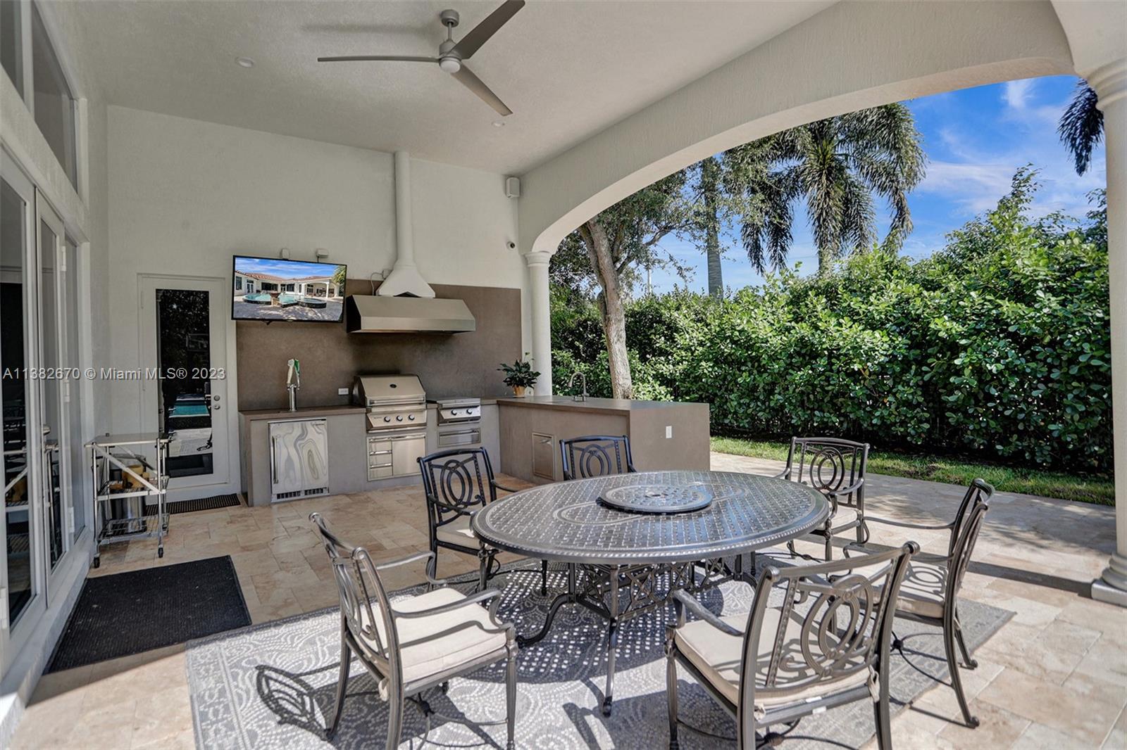 VISTA DEL LAGO - Residential