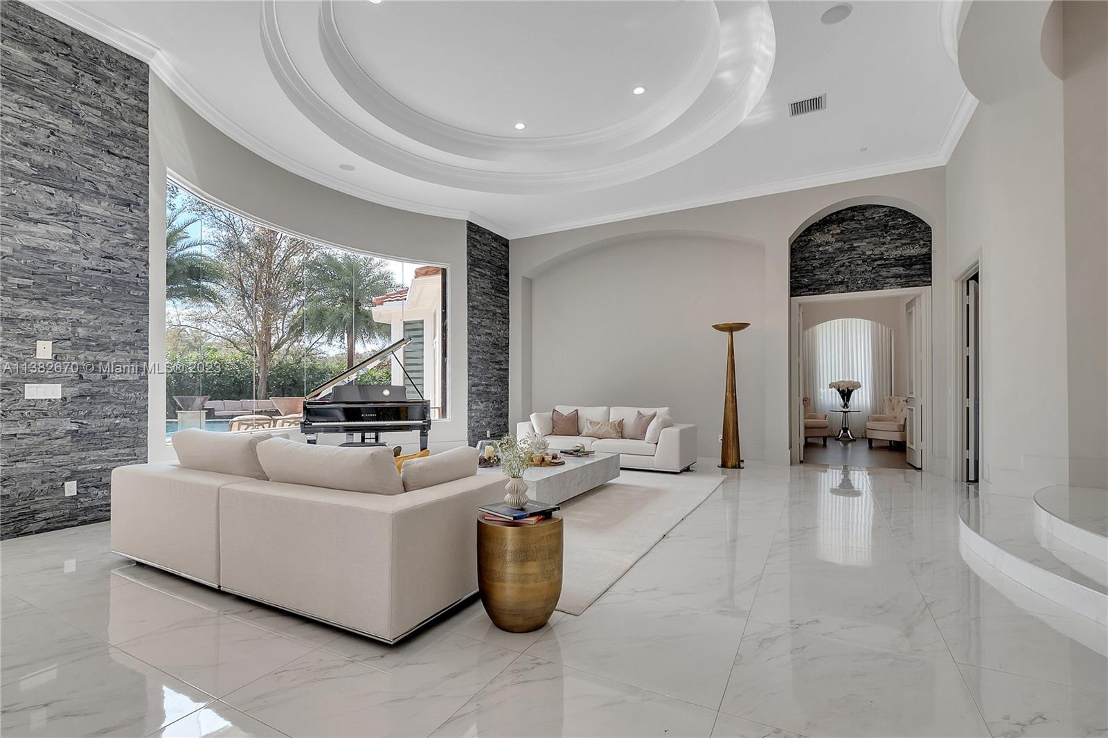 VISTA DEL LAGO - Residential