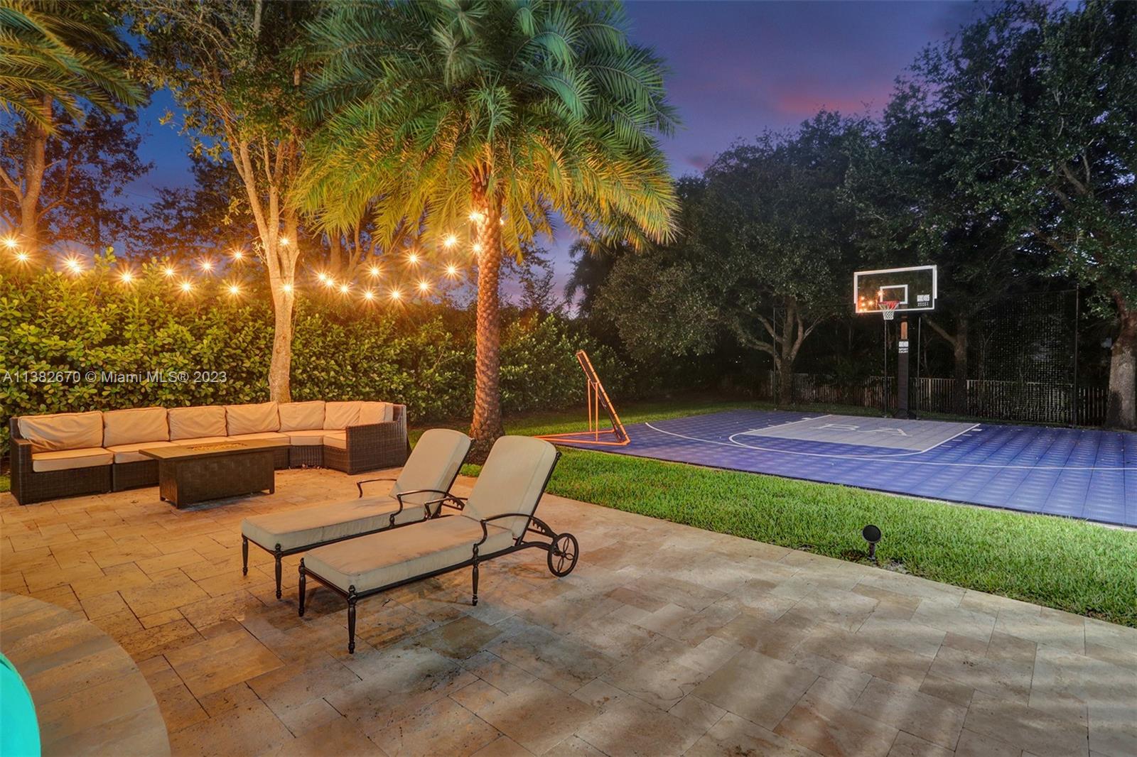 VISTA DEL LAGO - Residential