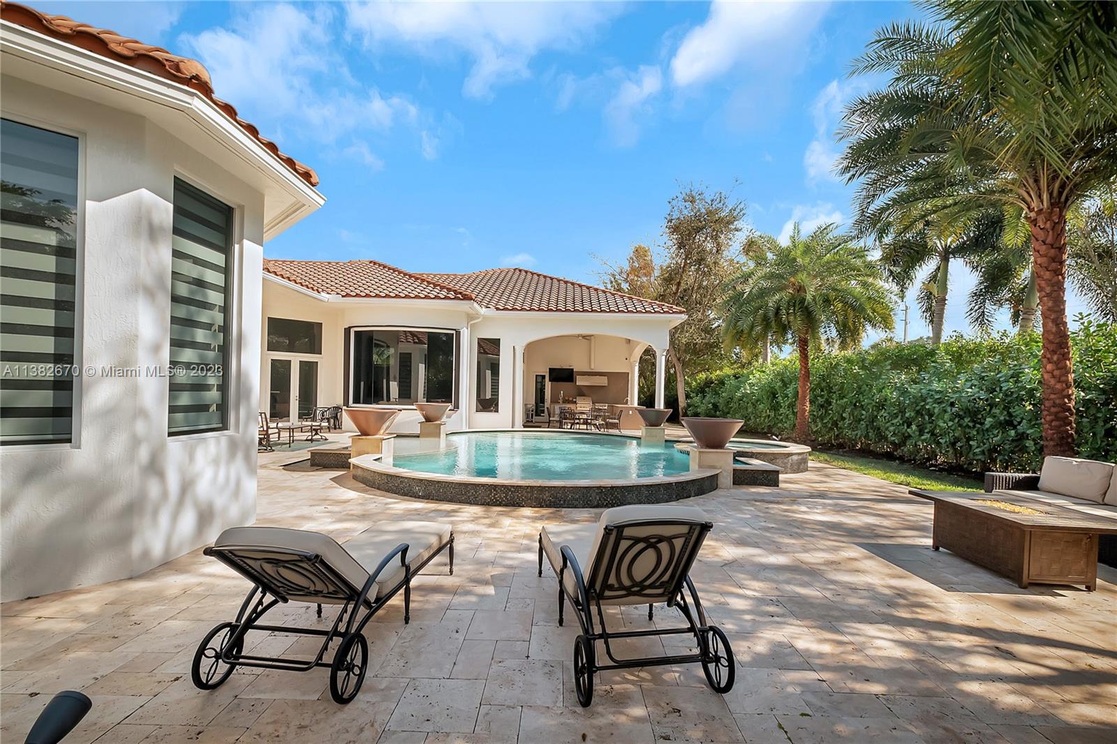 VISTA DEL LAGO - Residential