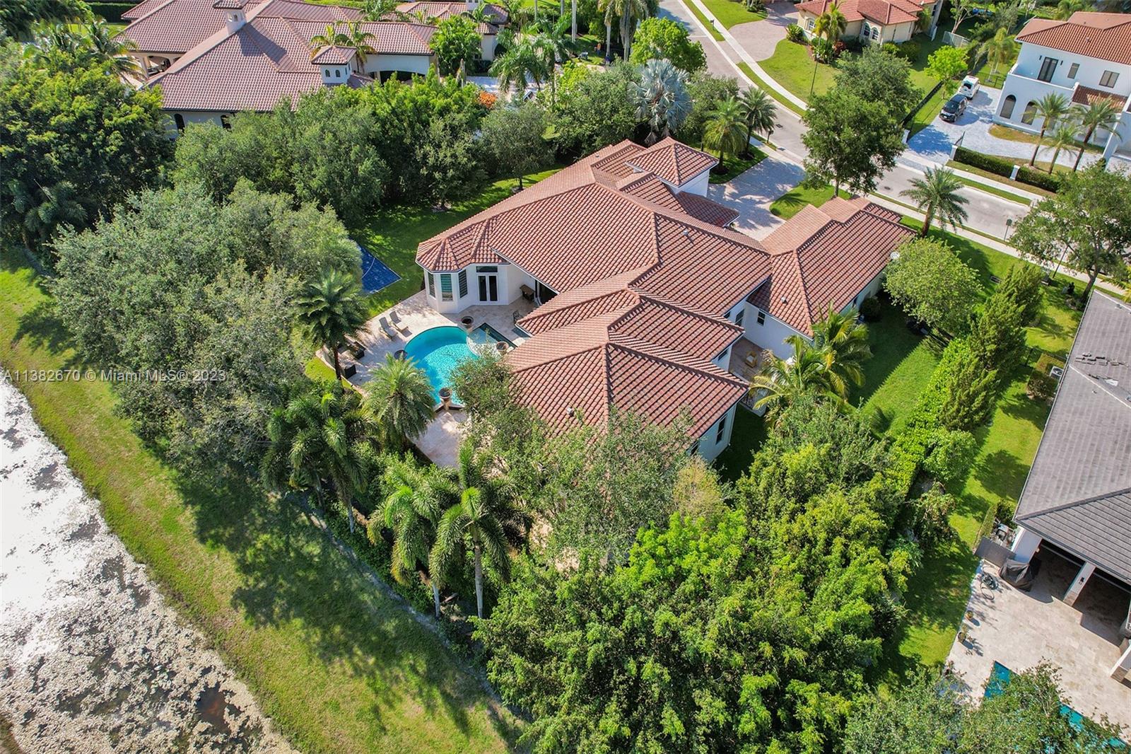 VISTA DEL LAGO - Residential