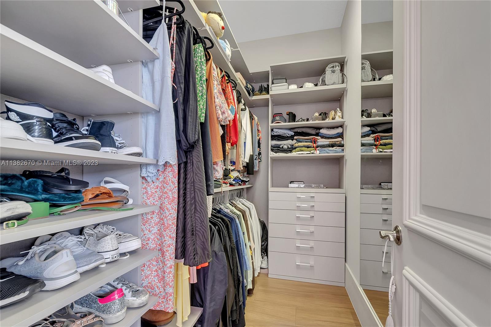 VISTA DEL LAGO - Residential