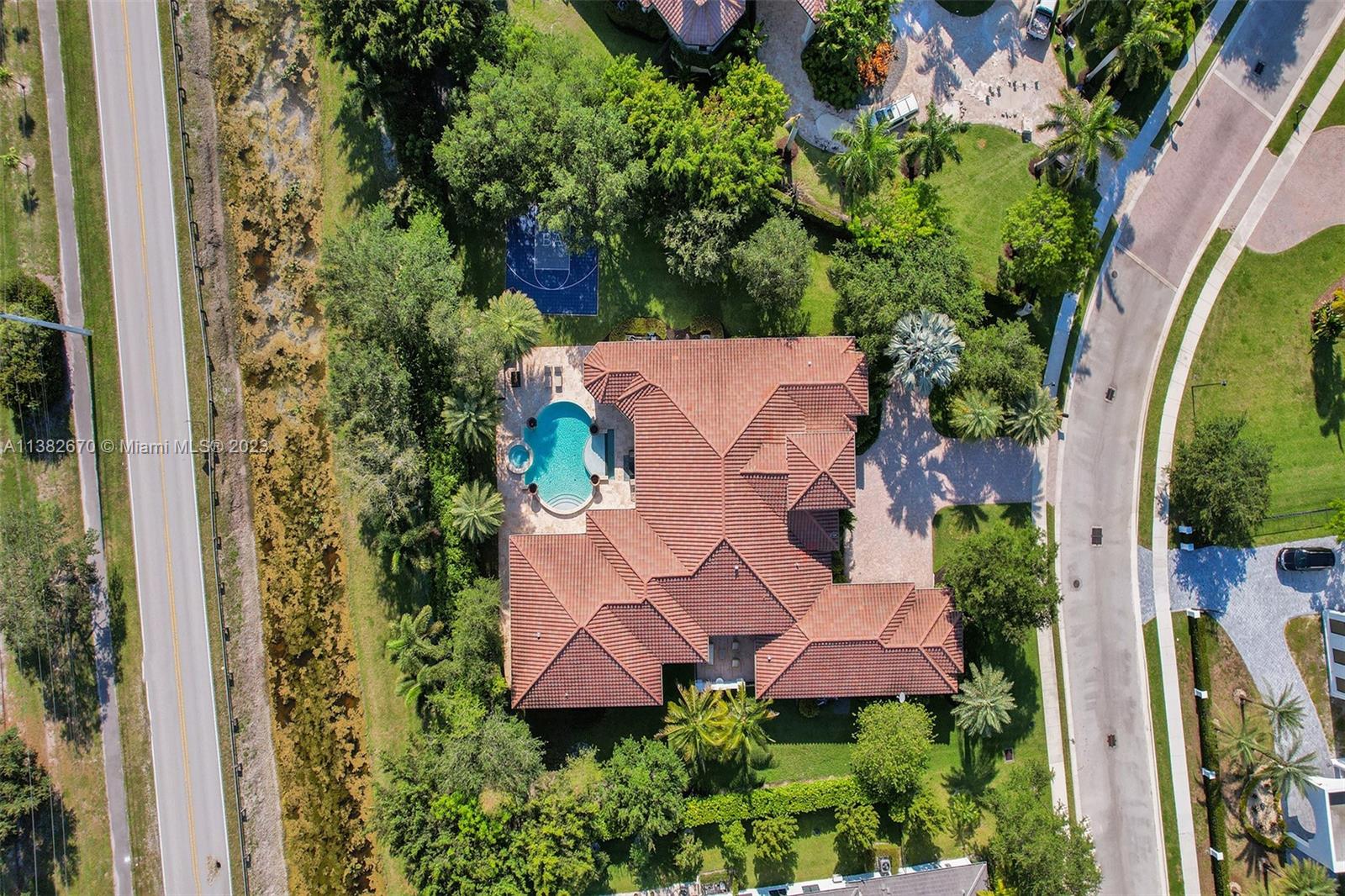 VISTA DEL LAGO - Residential