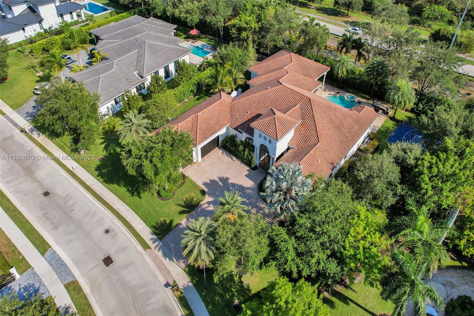 VISTA DEL LAGO - Residential