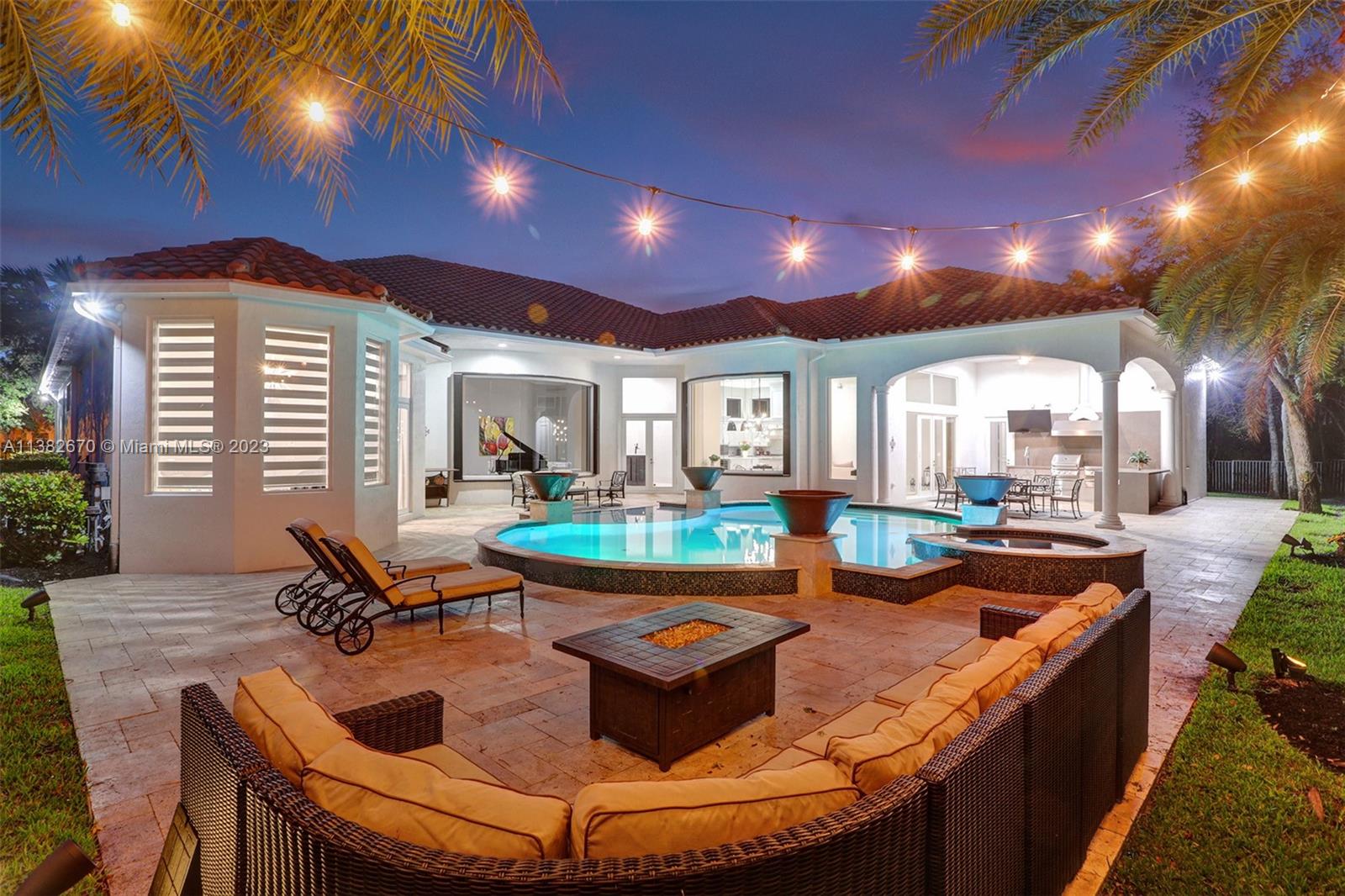 VISTA DEL LAGO - Residential