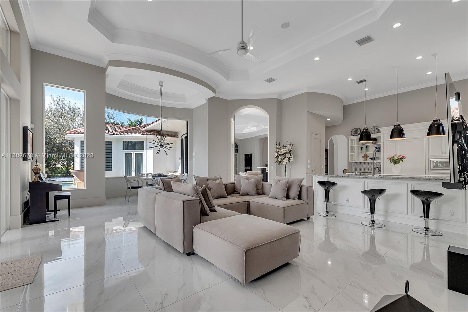 VISTA DEL LAGO - Residential