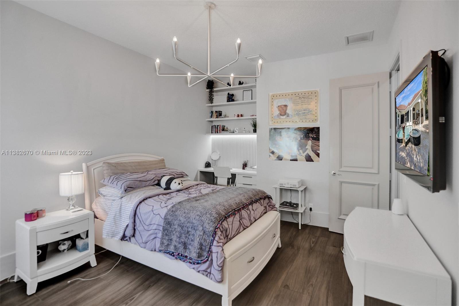 VISTA DEL LAGO - Residential