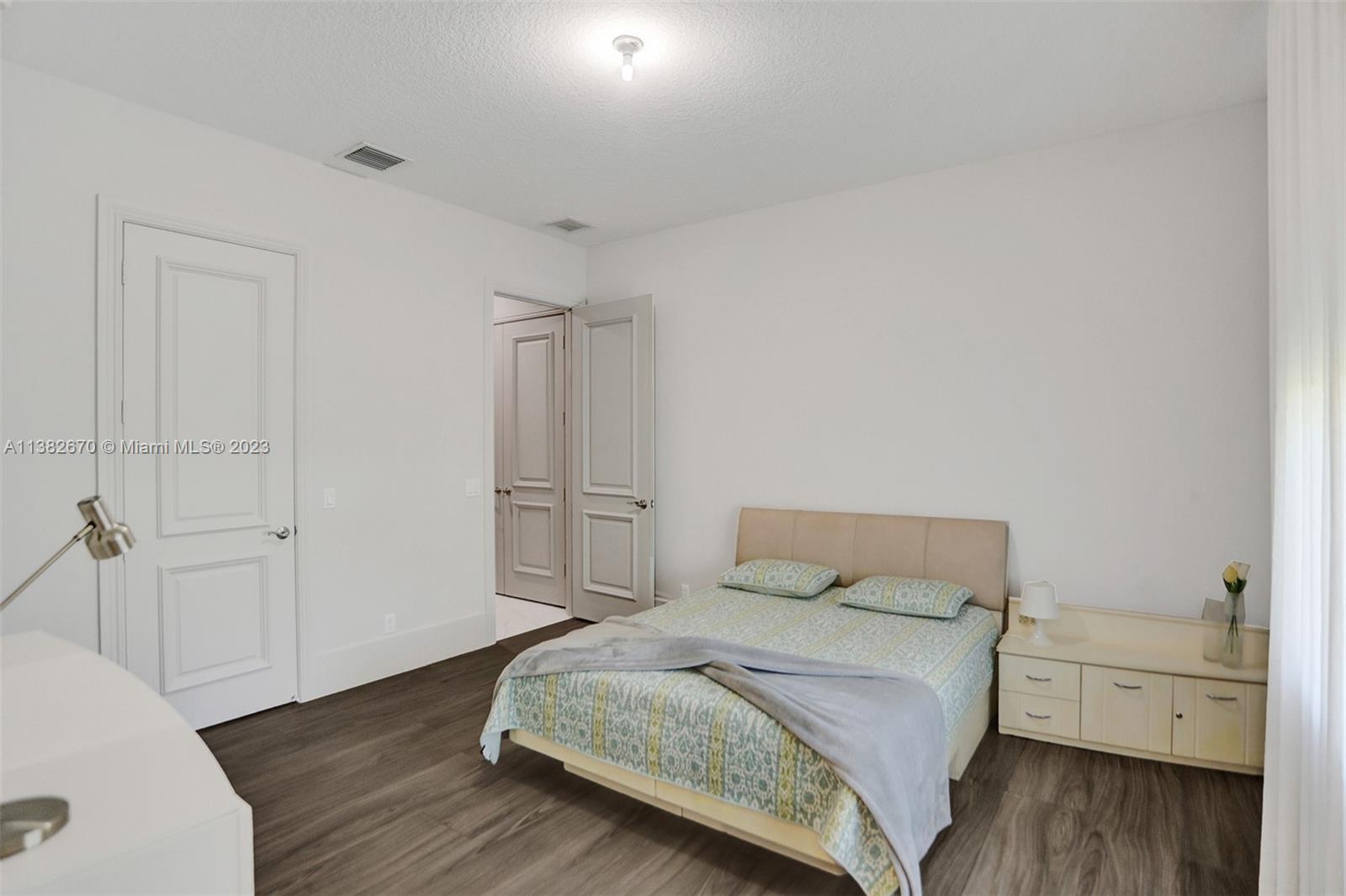 VISTA DEL LAGO - Residential