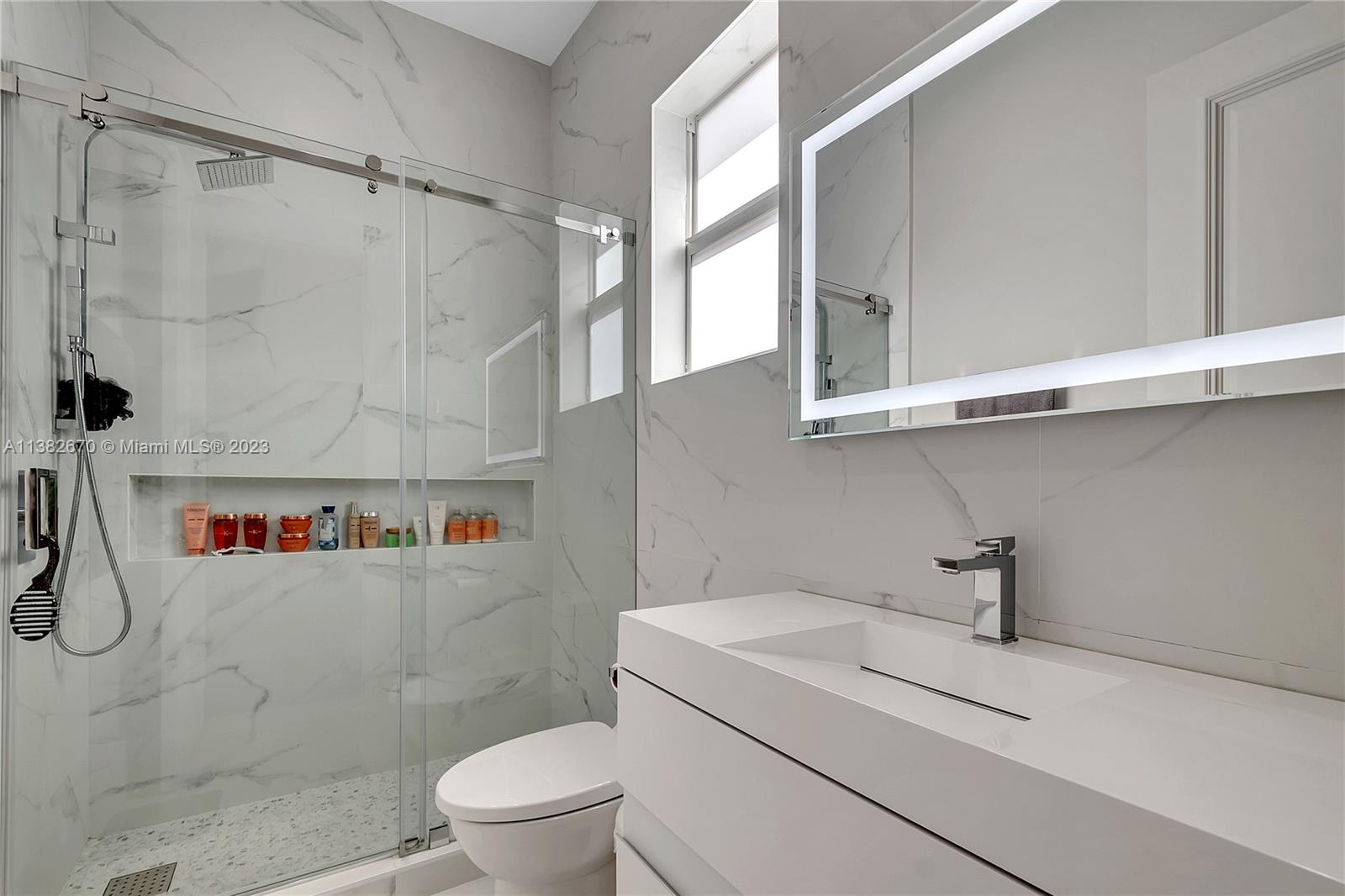 VISTA DEL LAGO - Residential