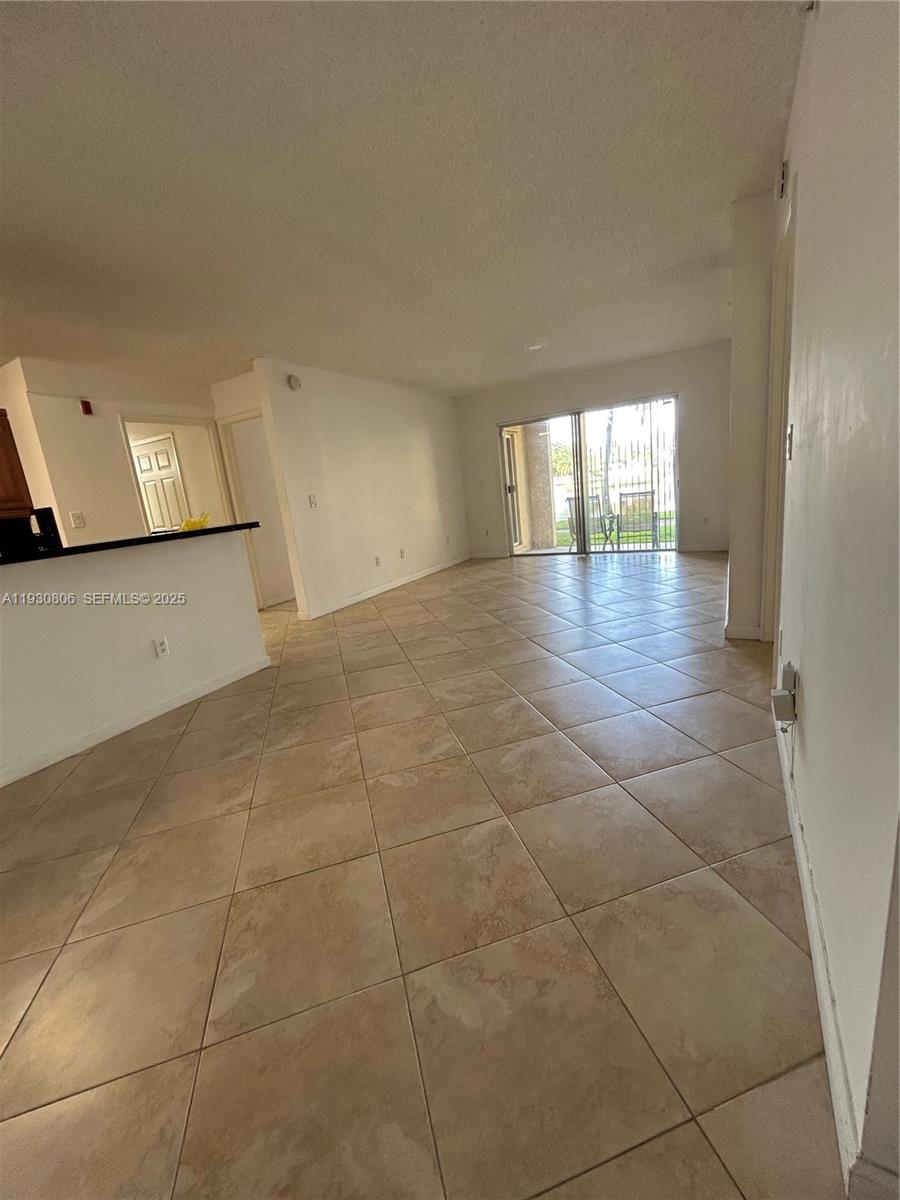 ROYAL GRAND CONDO - Residential Lease