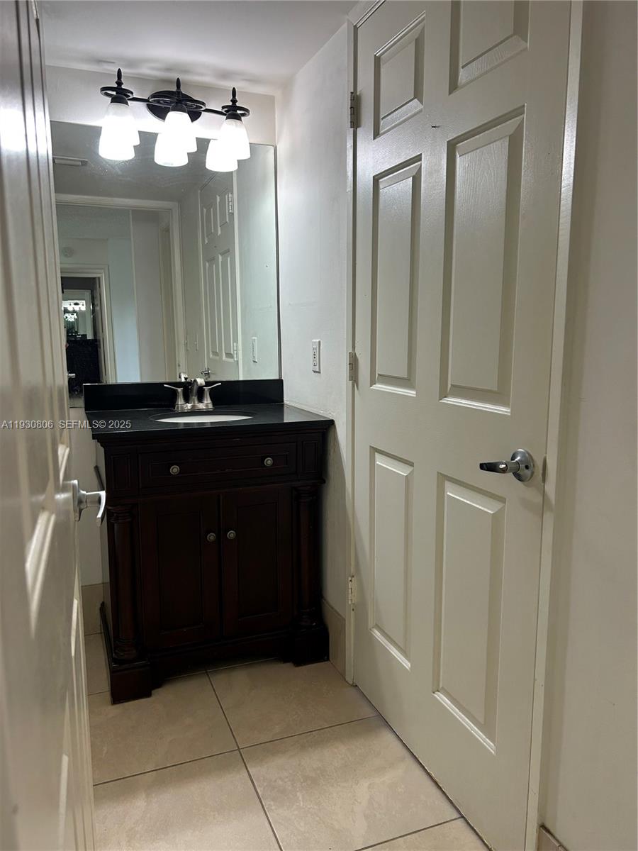 ROYAL GRAND CONDO - Residential Lease