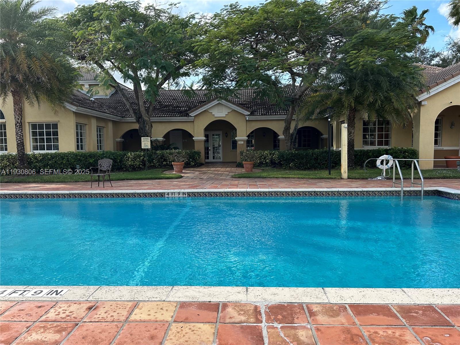 ROYAL GRAND CONDO - Residential Lease