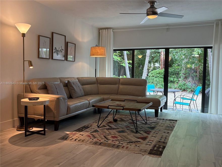 FURNISHED TOWNHOUSE 1 MONTH MINIMUM RENTAL.  CONTACT REALTOR FOR MORE DETAILS.
2BED 2 BATH. COMMUNITY HAS POOL AND CLUBHOUSE. BAY VIEW. ENJOY BEAUTIFUL SUNSETS AND FISH FROM THE COMMUNITY DOCK AREA.