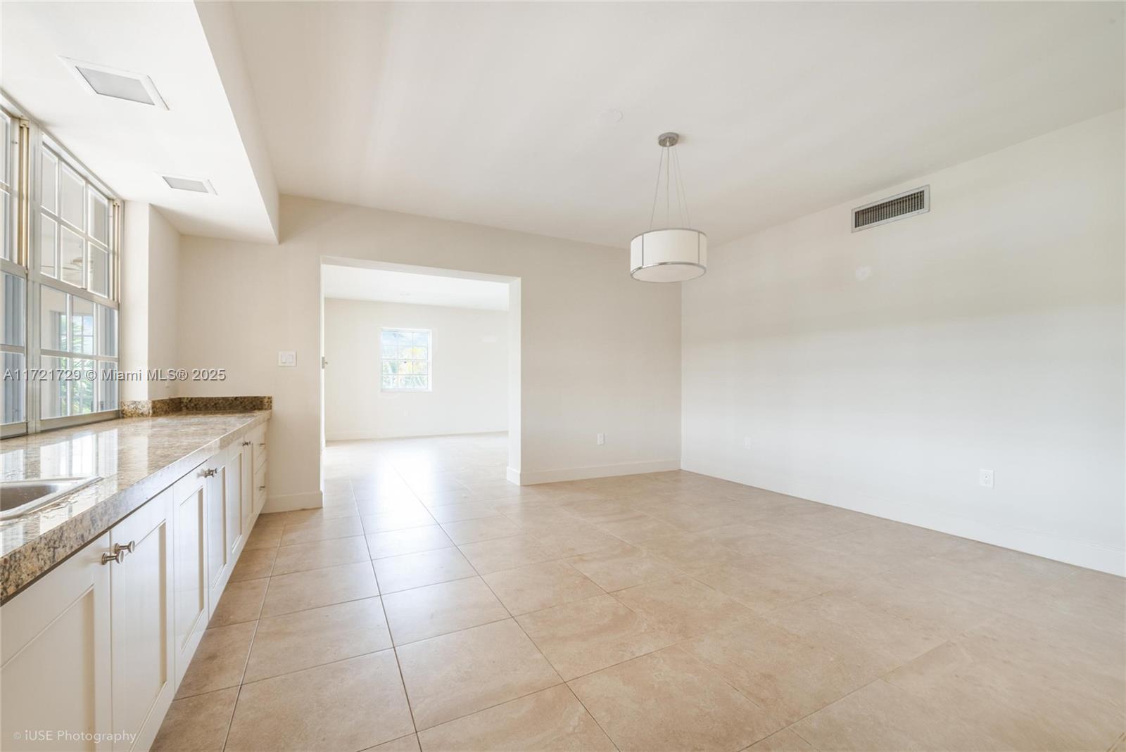 SOUTH BRICK CONDO - Residential